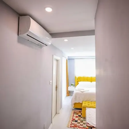 Colorful Oasis With Sunny Balcony * Tirana